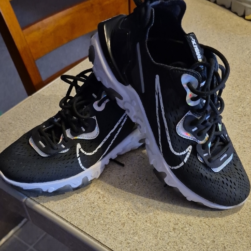 Nike Womens Black and White DIMSIX Sneakers